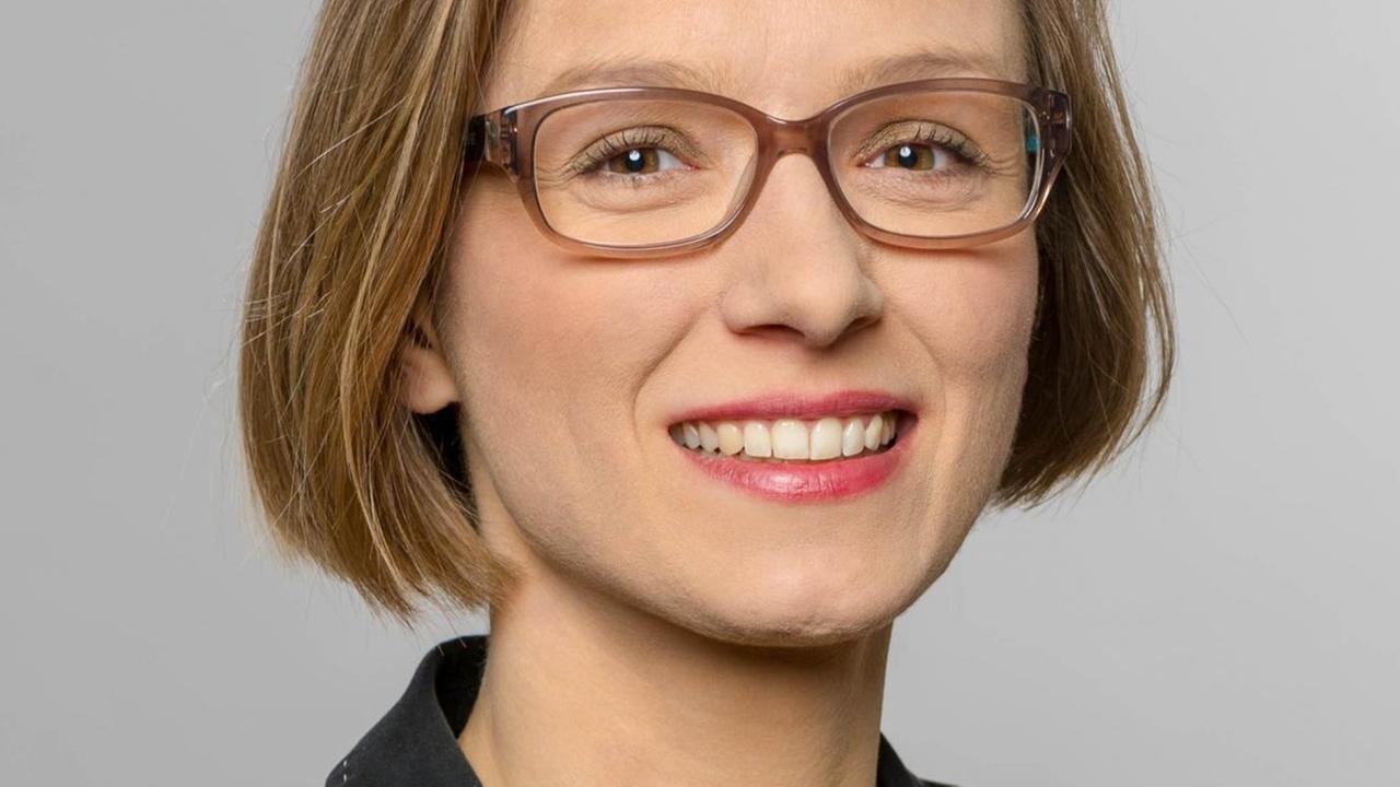 Porträt Lisa Herzog. Porträt Lisa Herzog.