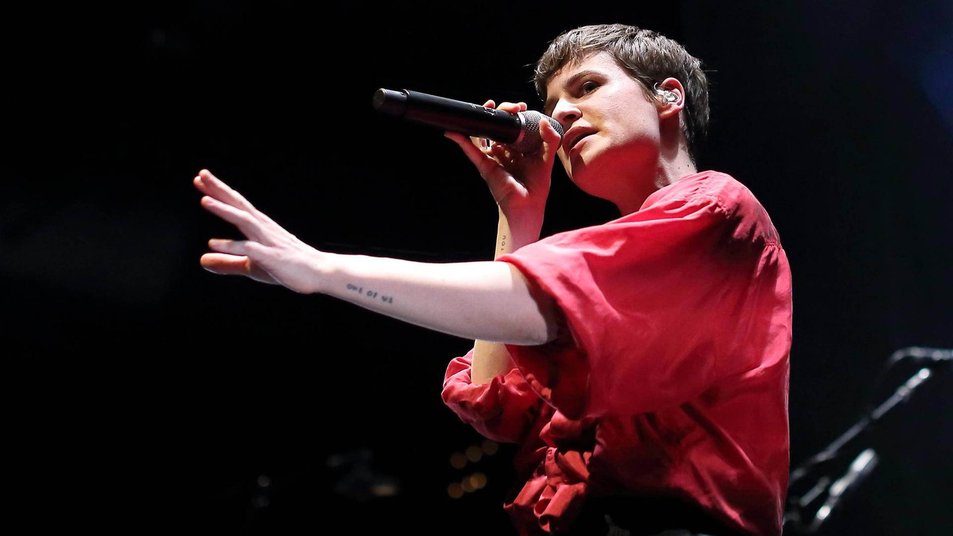 Christine and the Queens bei einem Konzert in der Columbiahalle in Berlin, 15. Oktober 2018. Christine and the Queens bei einem Konzert in der Columbiahalle in Berlin, 15. Oktober 2018.