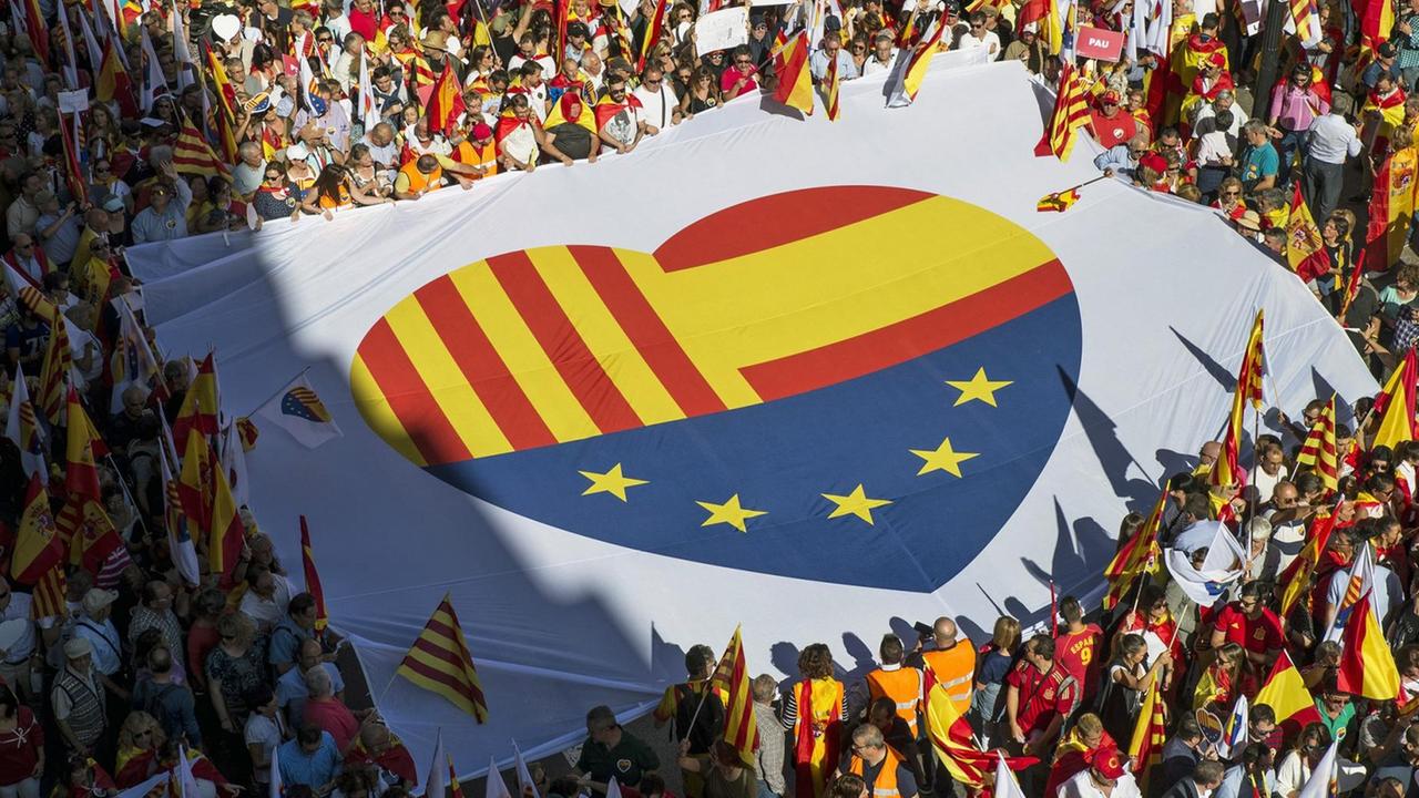Особенности населения испании. Каталонцы в Испании. Каталонцы народ в Испании. Каталонцы и испанцы. Население Каталонии.