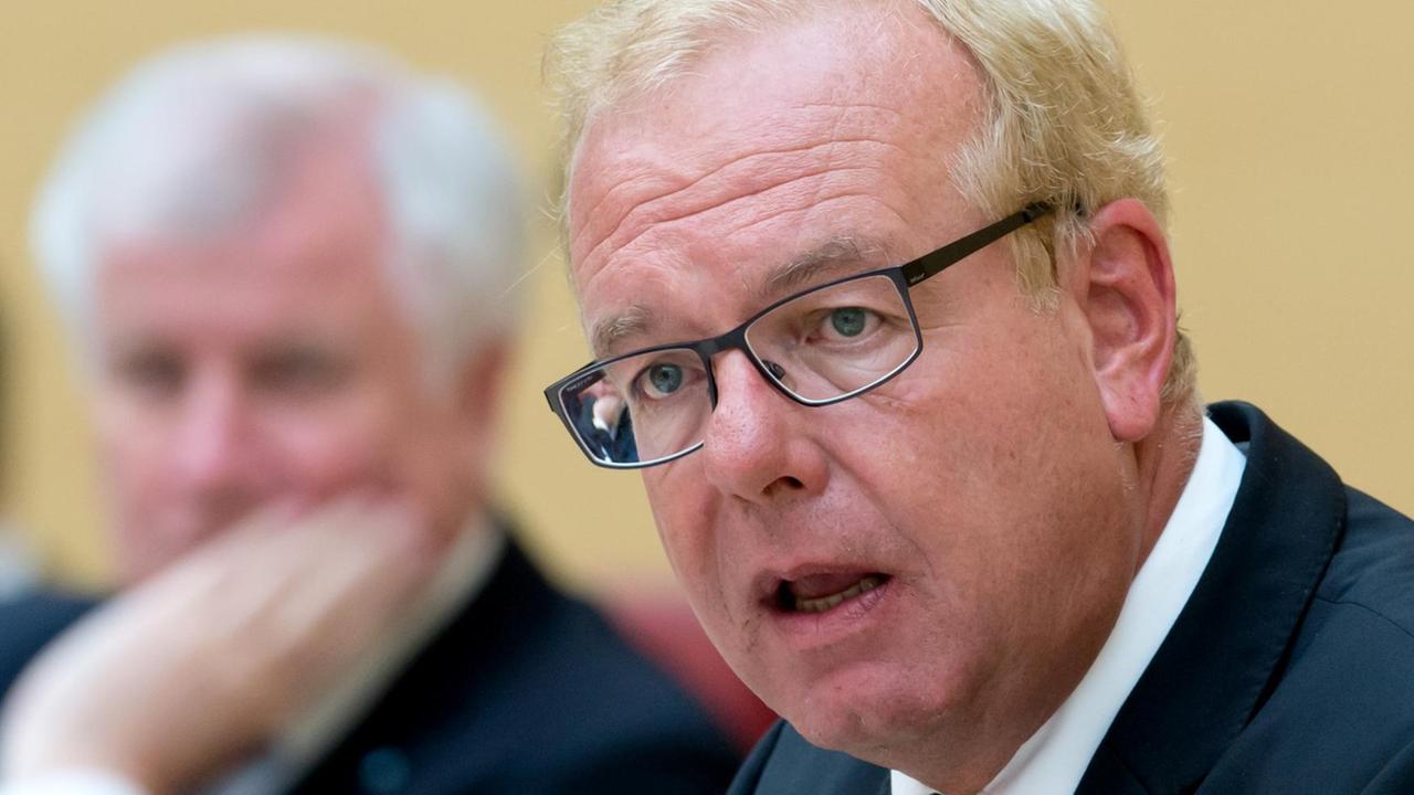 Der Vorsitzender der CSU-Landtagsfraktion Thomas Kreuzer in bayerischen Landtag Der Vorsitzender der CSU-Landtagsfraktion Thomas Kreuzer in bayerischen Landtag