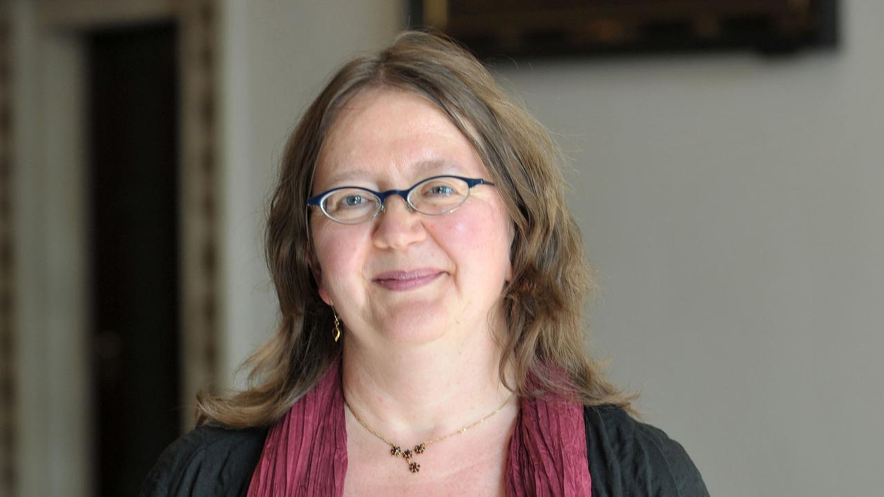 Die Übersetzerin Anne Birkenhauer überträgt Literatur aus Israel ins Deutsche. Die Übersetzerin Anne Birkenhauer überträgt Literatur aus Israel ins Deutsche.