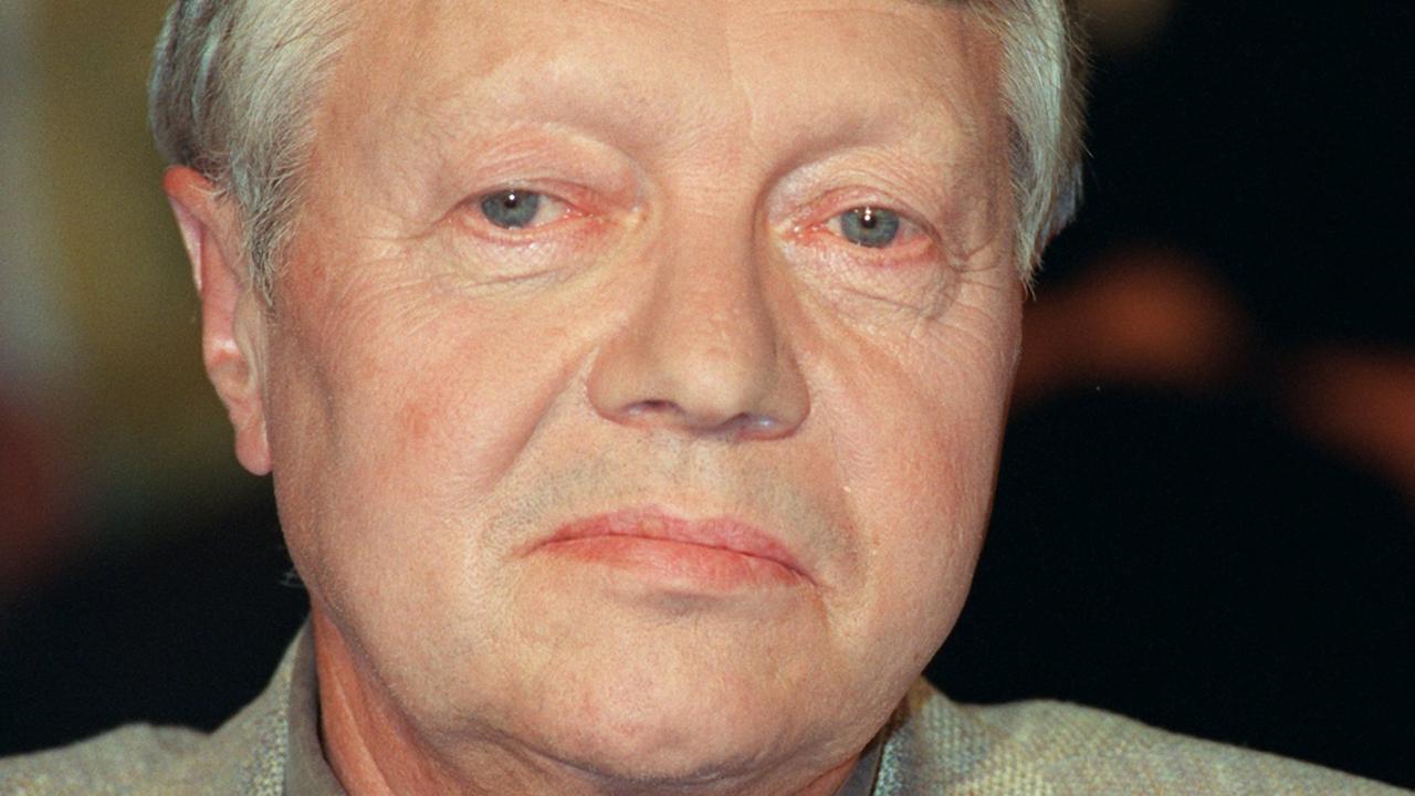 Der ostdeutsche Schriftsteller Rolf Schneider (2000), Autor des Wenderomans "Volk ohne Trauer" Der ostdeutsche Schriftsteller Rolf Schneider (2000), Autor des Wenderomans "Volk ohne Trauer"
