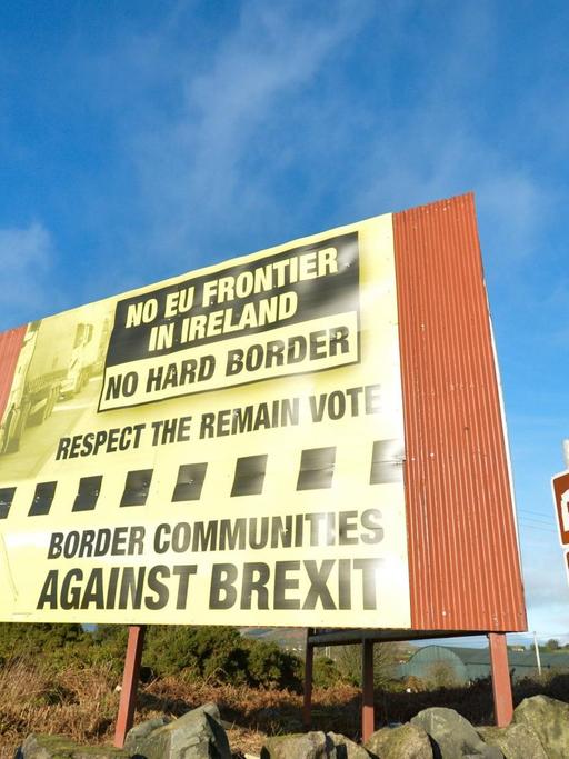 Anti-Brexit-Schild an der Grenze zwischen Irland und Nordirland.