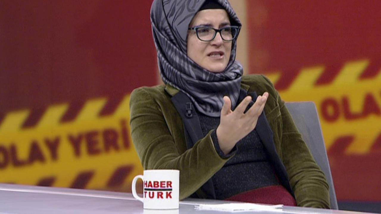 Hatice Cengiz, Verlobte von Jamal Khashoggi, der im saudischen Konsulat getötet wurde, bei einem Interview im türkischen Fernsehen. Hatice Cengiz, Verlobte von Jamal Khashoggi, der im saudischen Konsulat getötet wurde, bei einem Interview im türkischen Fernsehen.