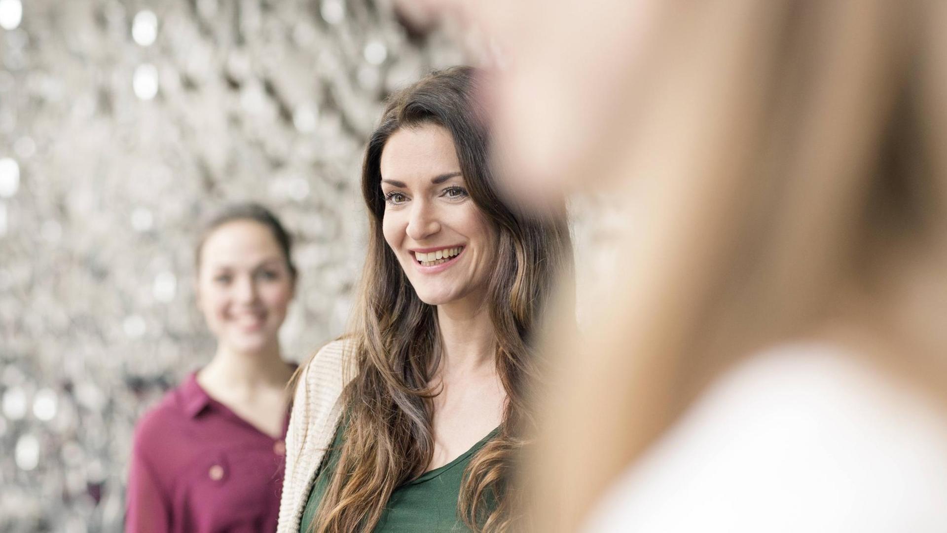 Portrait of laughing businesswoman with coworkers in a foyer model released Symbolfoto property released PUBLICATIONxINxGERxSUIxAUTxHUNxONLY PESF00540 Portrait of Laughing Business Woman With coworker in a Foyer Model released Symbolic image Property released PUBLICATIONxINxGERxSUIxAUTxHUNxONLY PESF00540 Portrait of laughing businesswoman with coworkers in a foyer model released Symbolfoto property released PUBLICATIONxINxGERxSUIxAUTxHUNxONLY PESF00540 Portrait of Laughing Business Woman With coworker in a Foyer Model released Symbolic image Property released PUBLICATIONxINxGERxSUIxAUTxHUNxONLY PESF00540