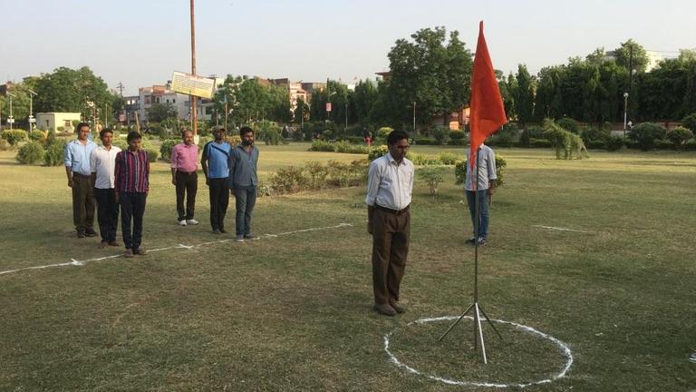 Abendlicher Drill des Rashtriya Swayamsevak Sangh (RSS) in Lucknow, Indien Abendlicher Drill des Rashtriya Swayamsevak Sangh (RSS) in Lucknow, Indien