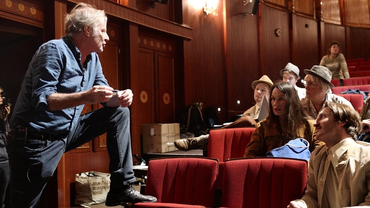 Proben-Impression mit dem Regisseur Leander Haußmann und Schauspielern Proben-Impression mit dem Regisseur Leander Haußmann und Schauspielern