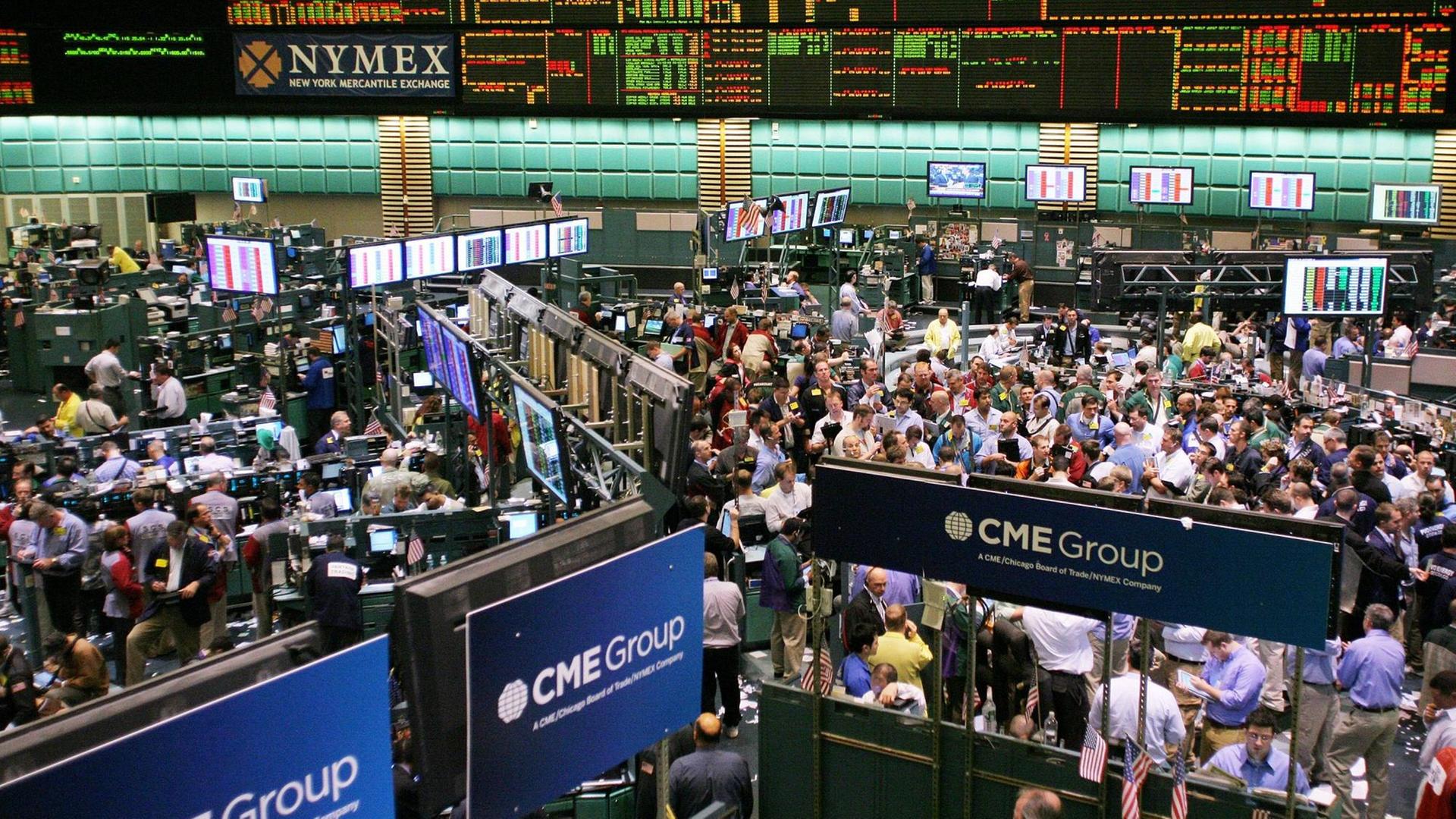 Die Warenterminbörse New York Mercantile Exchange (Nymex) in New York City. Die Warenterminbörse New York Mercantile Exchange (Nymex) in New York City.