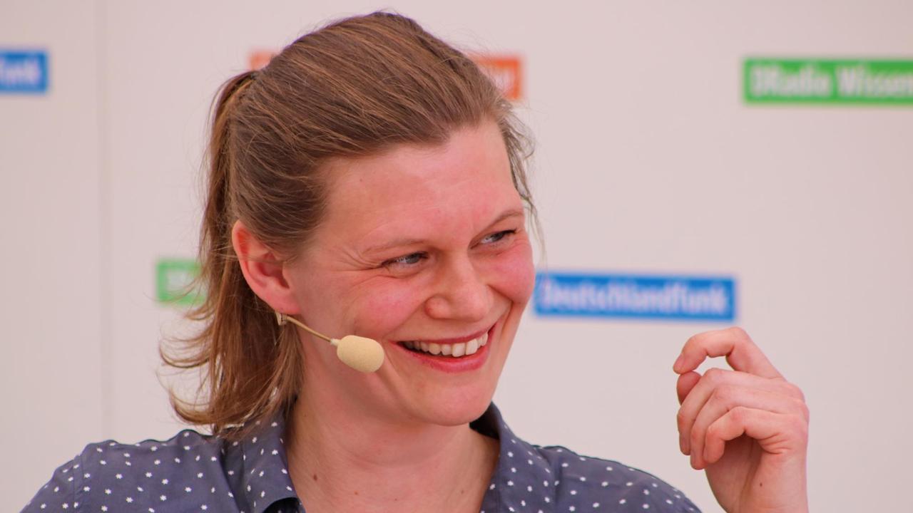 Kerstin Preiwuß zu Gast beim "Bücherfrühling" von Deutschlandradio Kultur auf der Leipziger Buchmesse 2017 Kerstin Preiwuß zu Gast beim "Bücherfrühling" von Deutschlandradio Kultur auf der Leipziger Buchmesse 2017