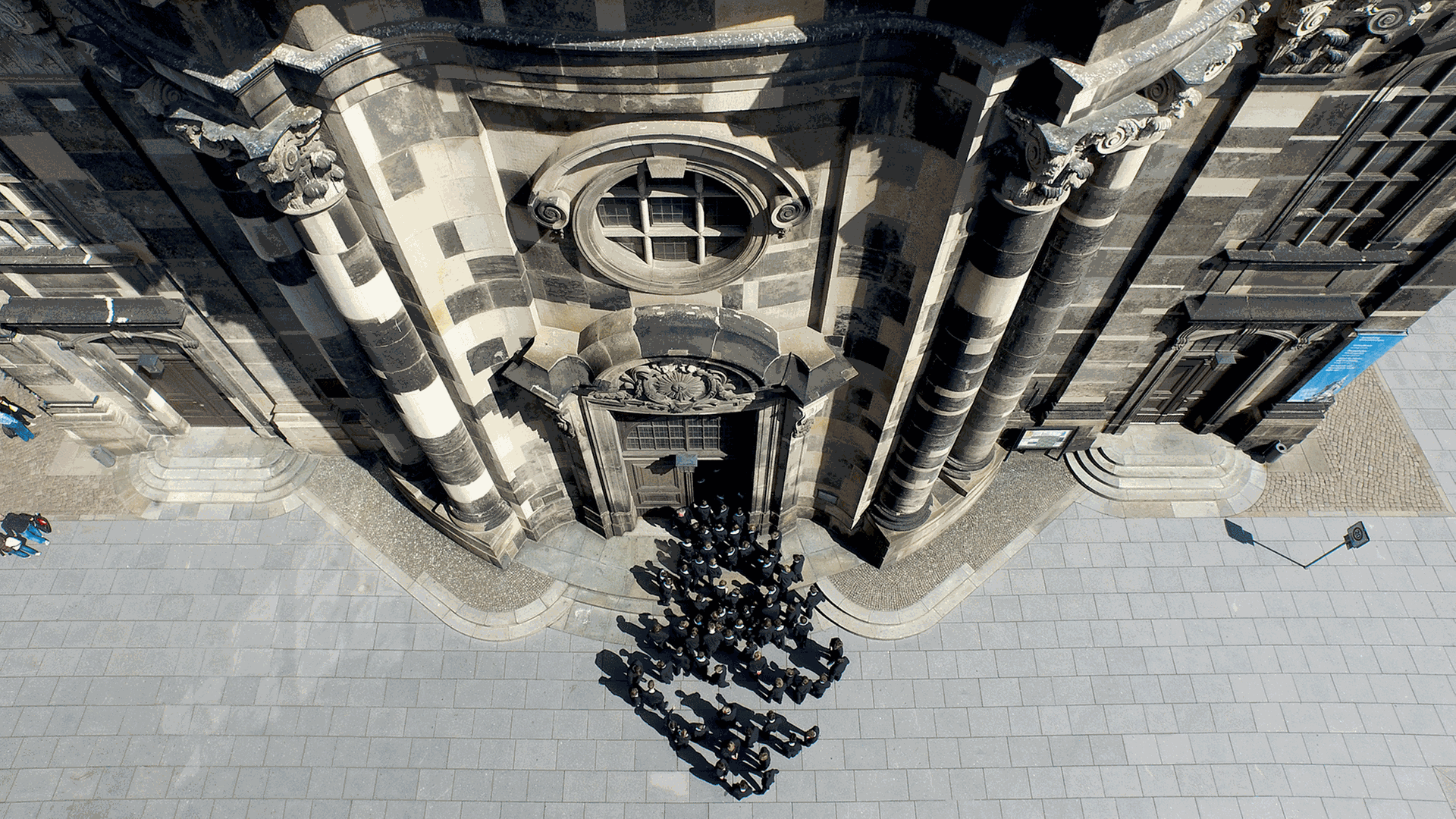 Der Dresdner Kreuzchor vor der Kreuzkirche
