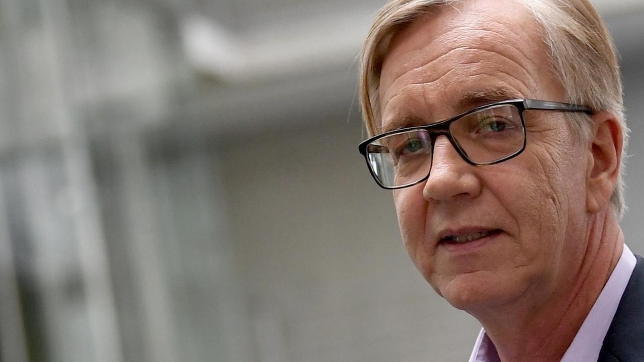 Zu sehen ist Dietmar Bartsch, Fraktionsvorsitzender der Partei Die Linke im Bundestag. Zu sehen ist Dietmar Bartsch, Fraktionsvorsitzender der Partei Die Linke im Bundestag.