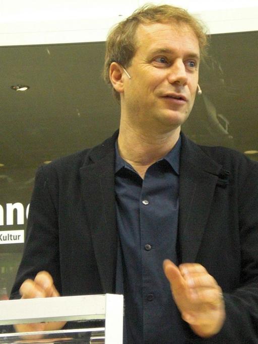 Jo Lendle zu Gast am Stand von Deutschlandradio bei der Frankfurter Buchmesse 2013