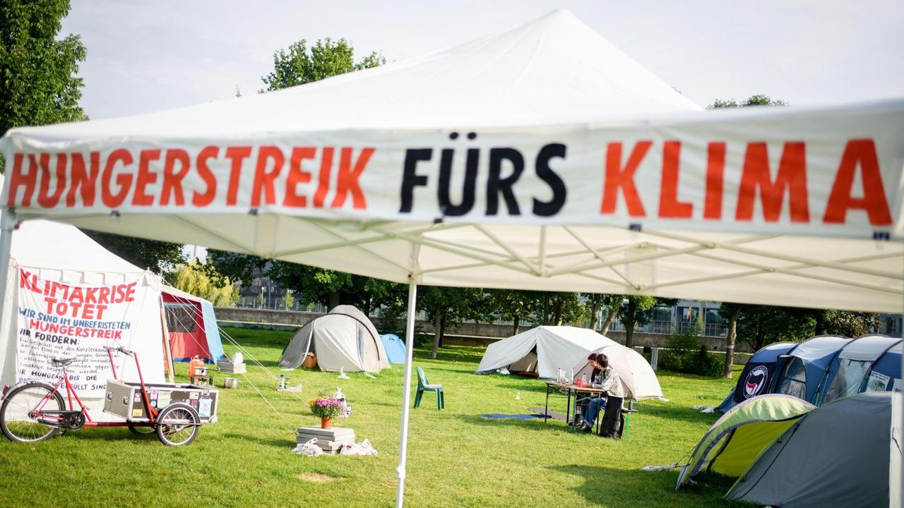 Berlin: Ein Camp von Hungerstreikenden ist im Regierungsviertel aufgeba...</p>

                        <a href=