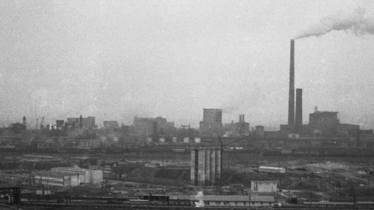 Ein Industriegebiet Mitte der 60er-Jahre in der DDR Ein Industriegebiet Mitte der 60er-Jahre in der DDR
