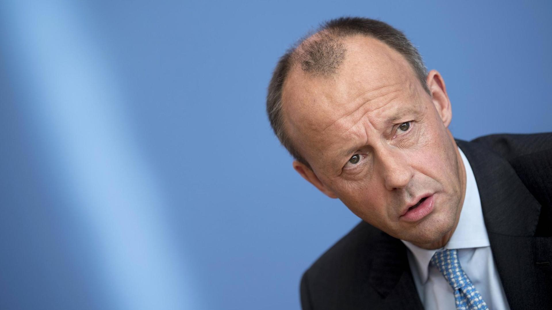 Friedrich Merz, unterlag Annegret Kramp-Karrenbauer in der Wahl um den CDU-Vorsitz. Friedrich Merz, unterlag Annegret Kramp-Karrenbauer in der Wahl um den CDU-Vorsitz.
