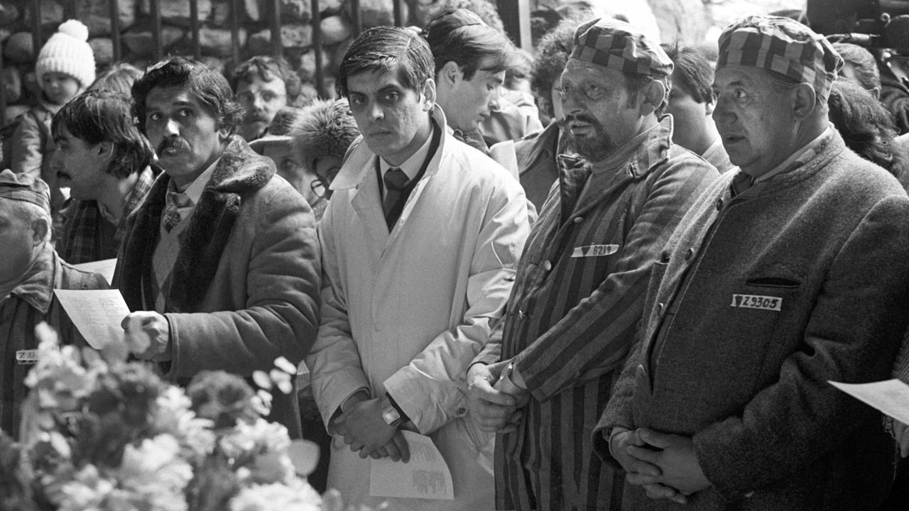 1980 machten Rose und Mitstreiter Schlagzeilen durch einen einwöchigen Hungerstreik auf dem Gelände des ehemaligen KZ Dachau 1980 machten Rose und Mitstreiter Schlagzeilen durch einen einwöchigen Hungerstreik auf dem Gelände des ehemaligen KZ Dachau