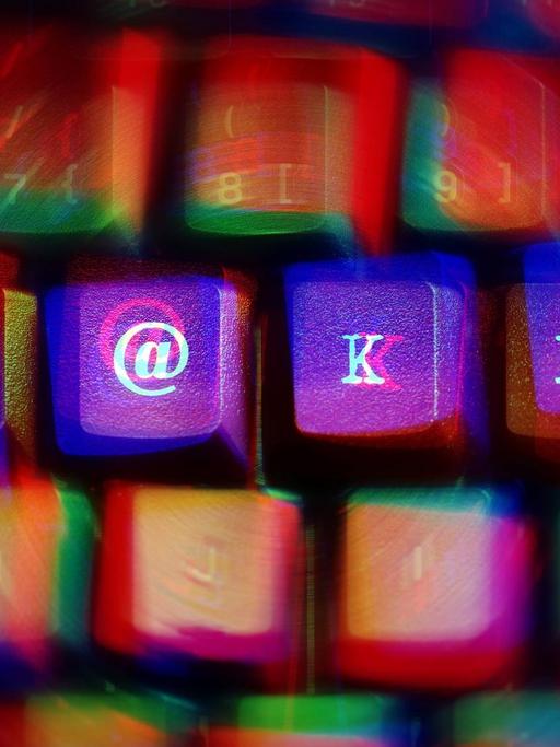 "Keine der Fake News sollte ernst genommen werden" - wirklich alles nur Spaß?