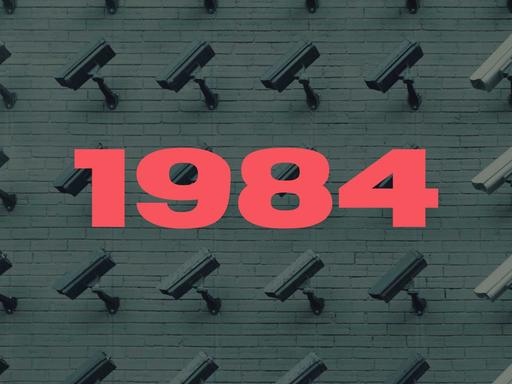 Die Zahl 1984 in roter Farbe. Im Hintergrund Überwachungskameras auf grünem Hintergrund. 