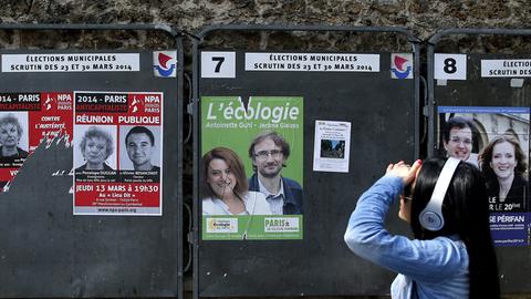 Plakate vor den französischen Kommunalwahlen 2014