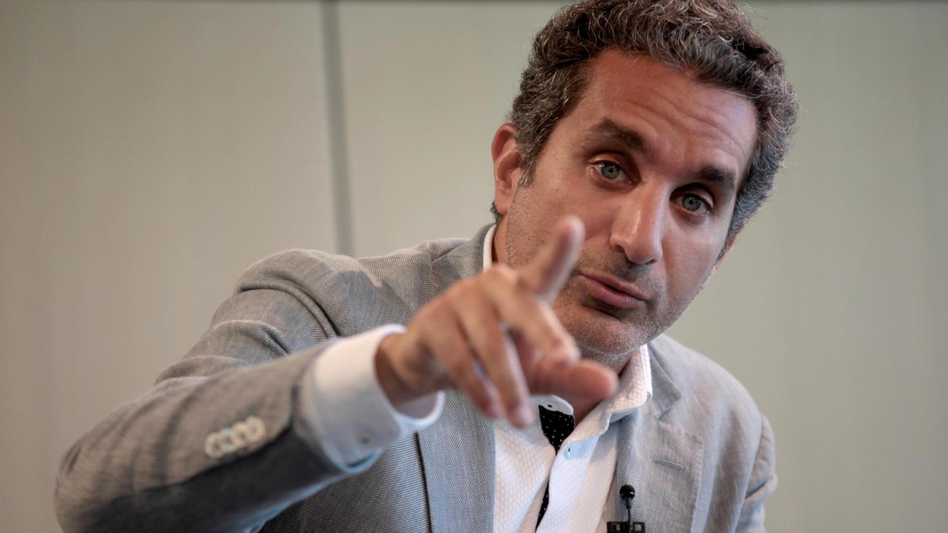 Ein Portrait des Kabarettisten Bassem Youssef. Ein Portrait des Kabarettisten Bassem Youssef.