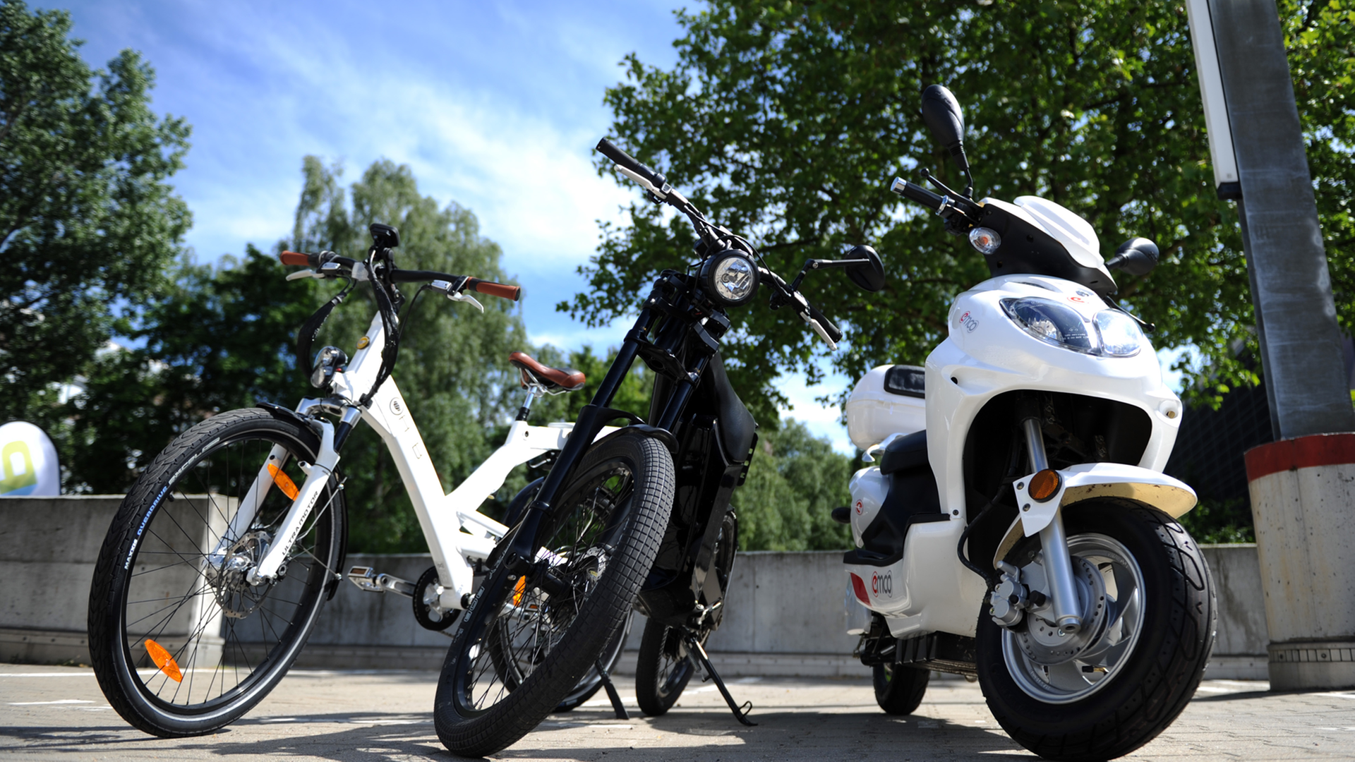 Elektro-Fahrrad und Elektro-Roller Elektro-Fahrrad und Elektro-Roller