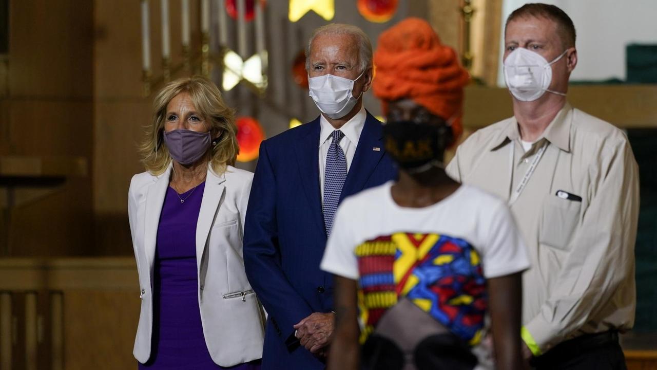 Joe Biden mit seiner Frau Jill bei einer Wahlkampfveranstaltung in Kenosha Joe Biden mit seiner Frau Jill bei einer Wahlkampfveranstaltung in Kenosha