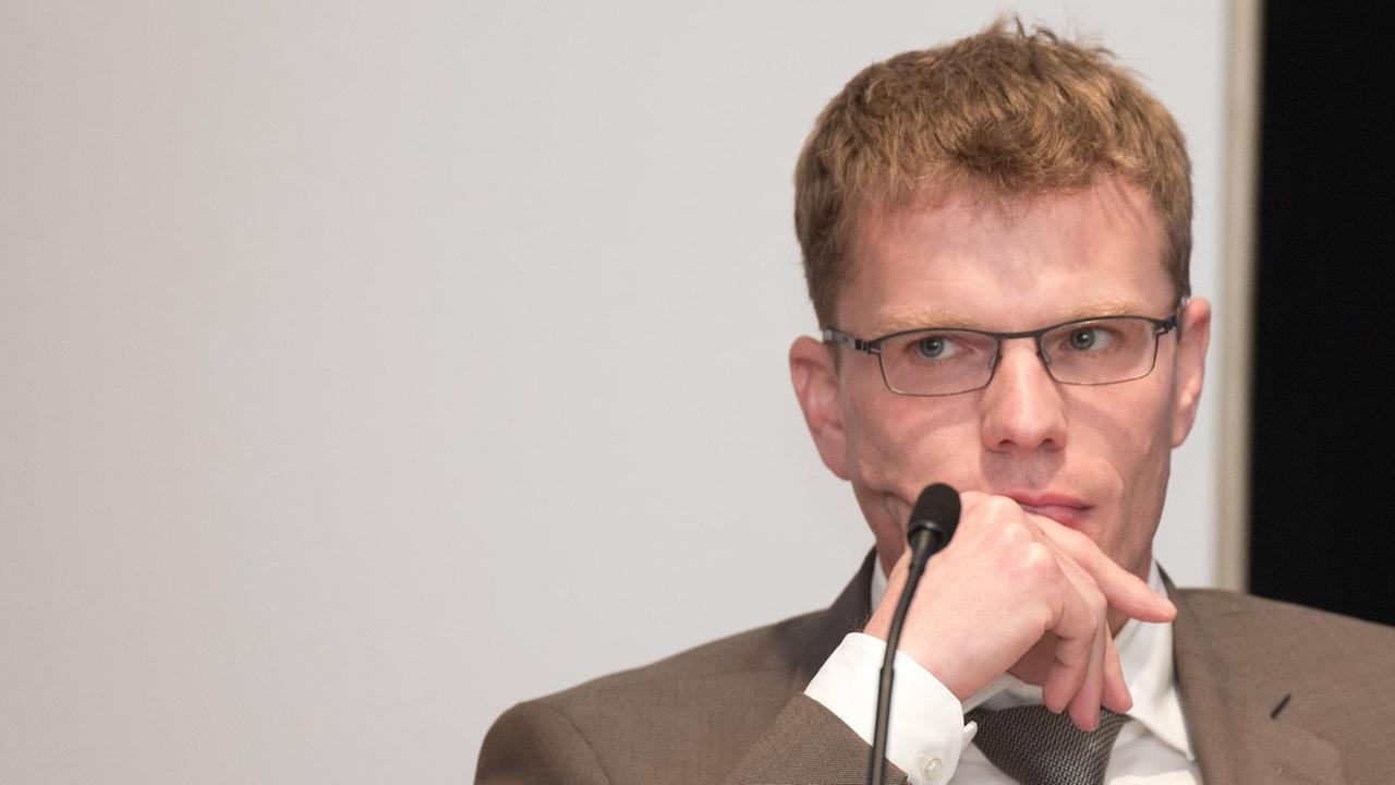 Daniel Thym (Lehrstuhl für öffentliches Recht, Europarecht und Völkerrecht, Universität Konstanz) nimmt teil an der Konferenz "Zuwanderung nach Deutschland - Einwanderungsland Bundesrepublik?" Daniel Thym (Lehrstuhl für öffentliches Recht, Europarecht und Völkerrecht, Universität Konstanz) nimmt teil an der Konferenz "Zuwanderung nach Deutschland - Einwanderungsland Bundesrepublik?"