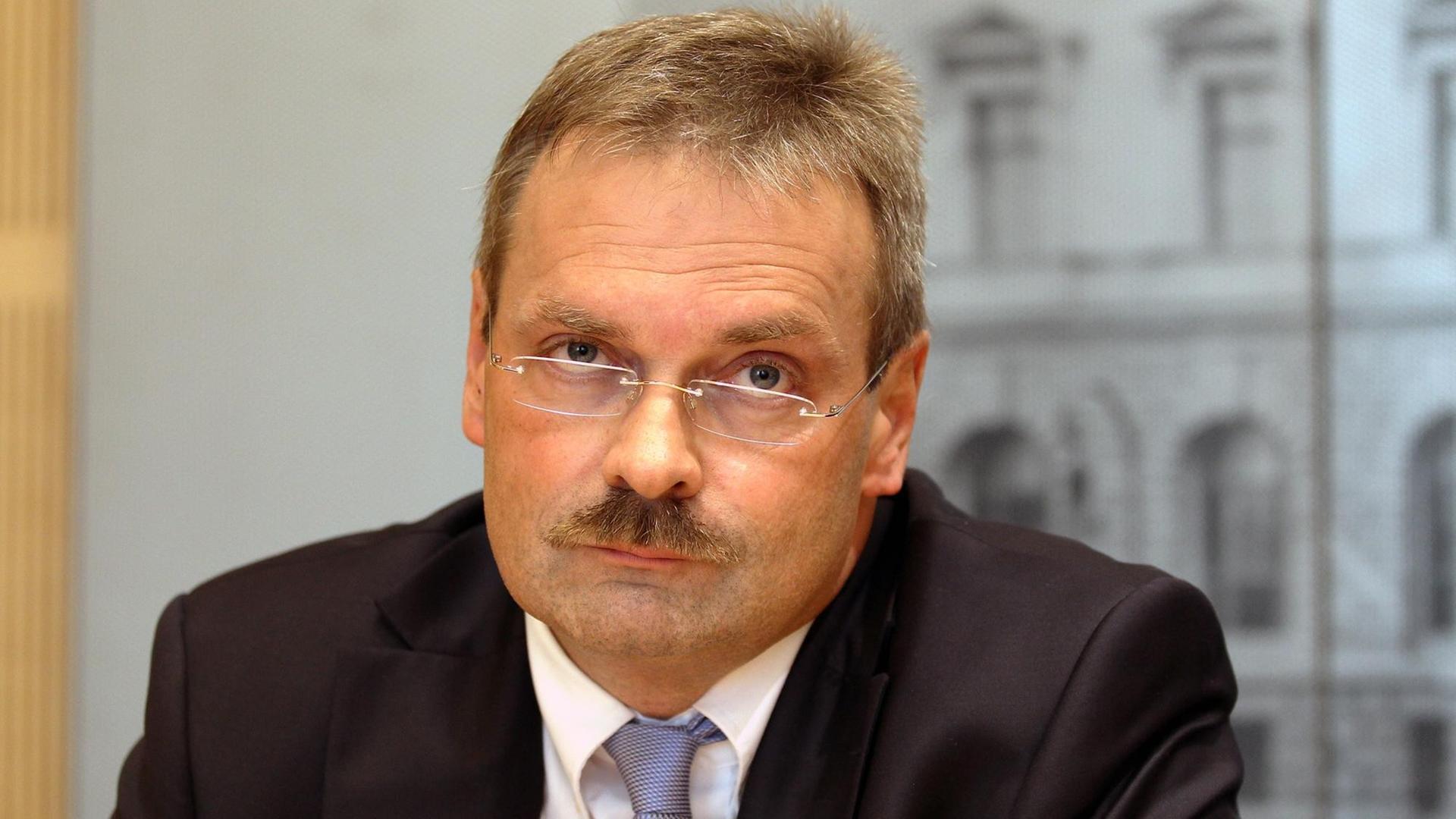 Dirk Feuerberg, stellvertretender Generalstaatsanwalt in Berlin. Dirk Feuerberg, stellvertretender Generalstaatsanwalt in Berlin.