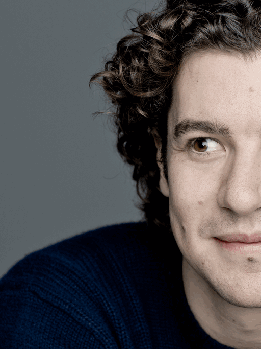 Der Chefdirigent des DSO Berlin Robin Ticciati