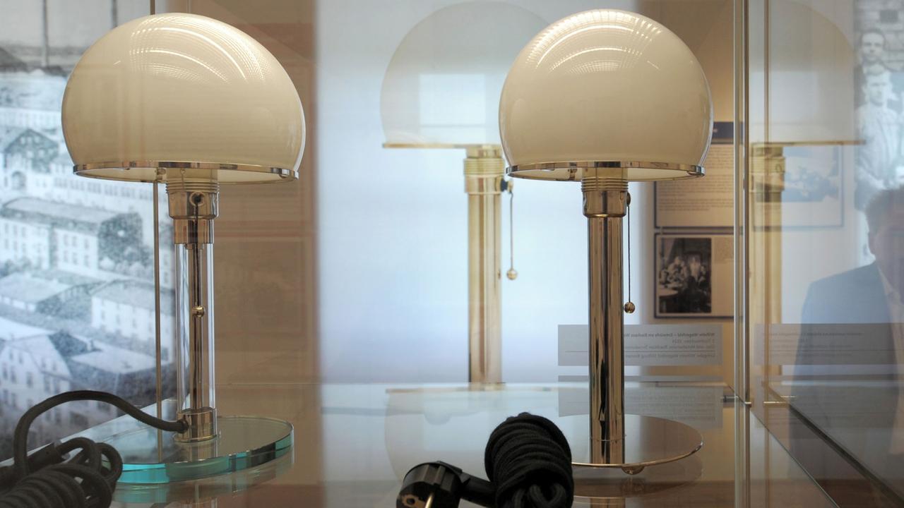 "Wagenfeld-Lampe" "Wagenfeld-Lampe"