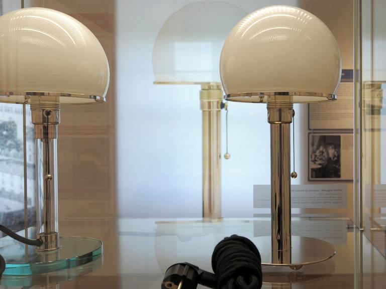 "Wagenfeld-Lampe"