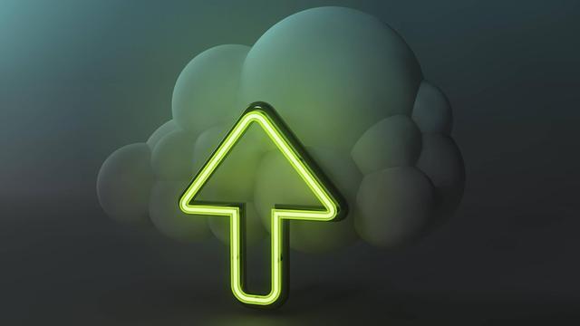 Neon-Pfeil zeigt in eine Wolke