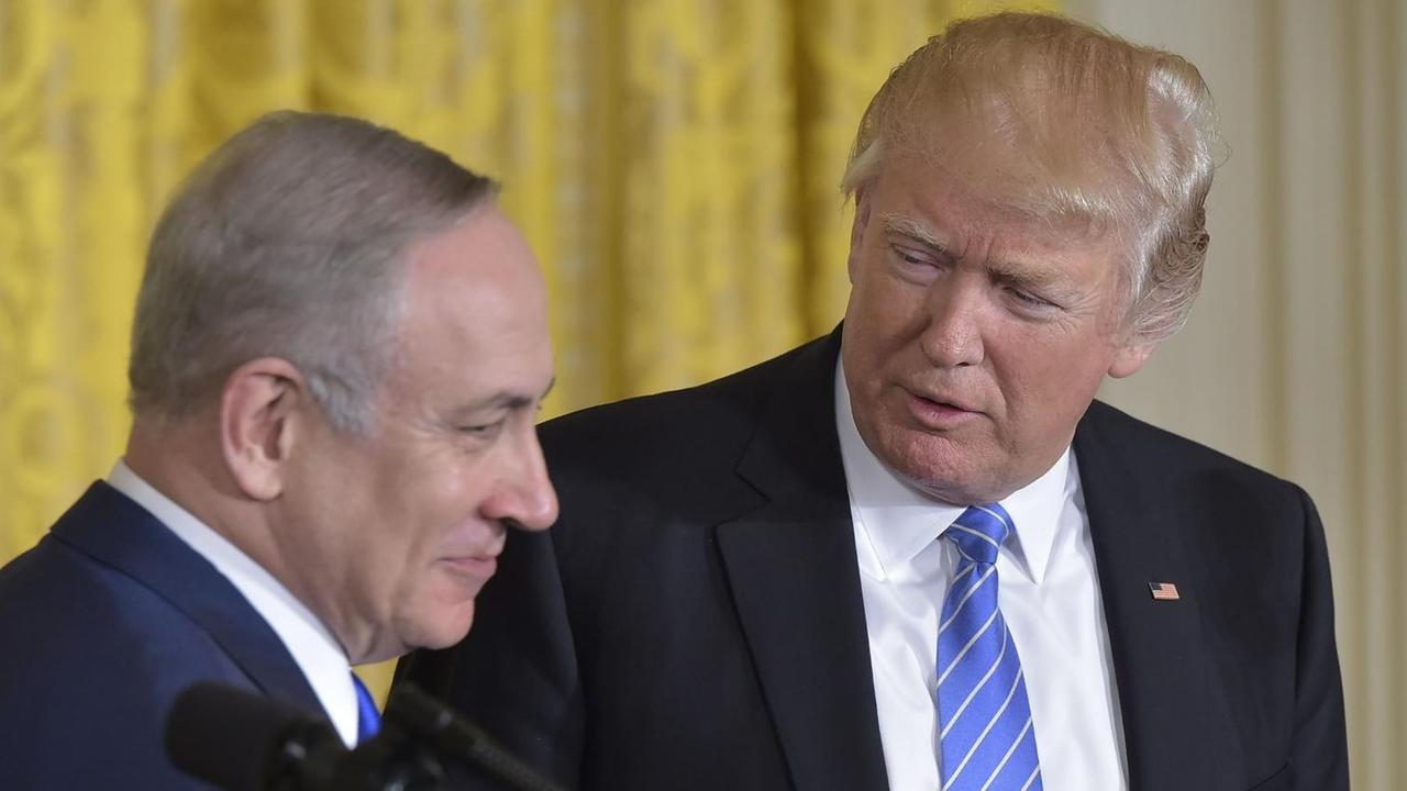 US-Präsident Donald Trump (r.) mit Israels Premierminister Benjamin Netanjahu US-Präsident Donald Trump (r.) mit Israels Premierminister Benjamin Netanjahu