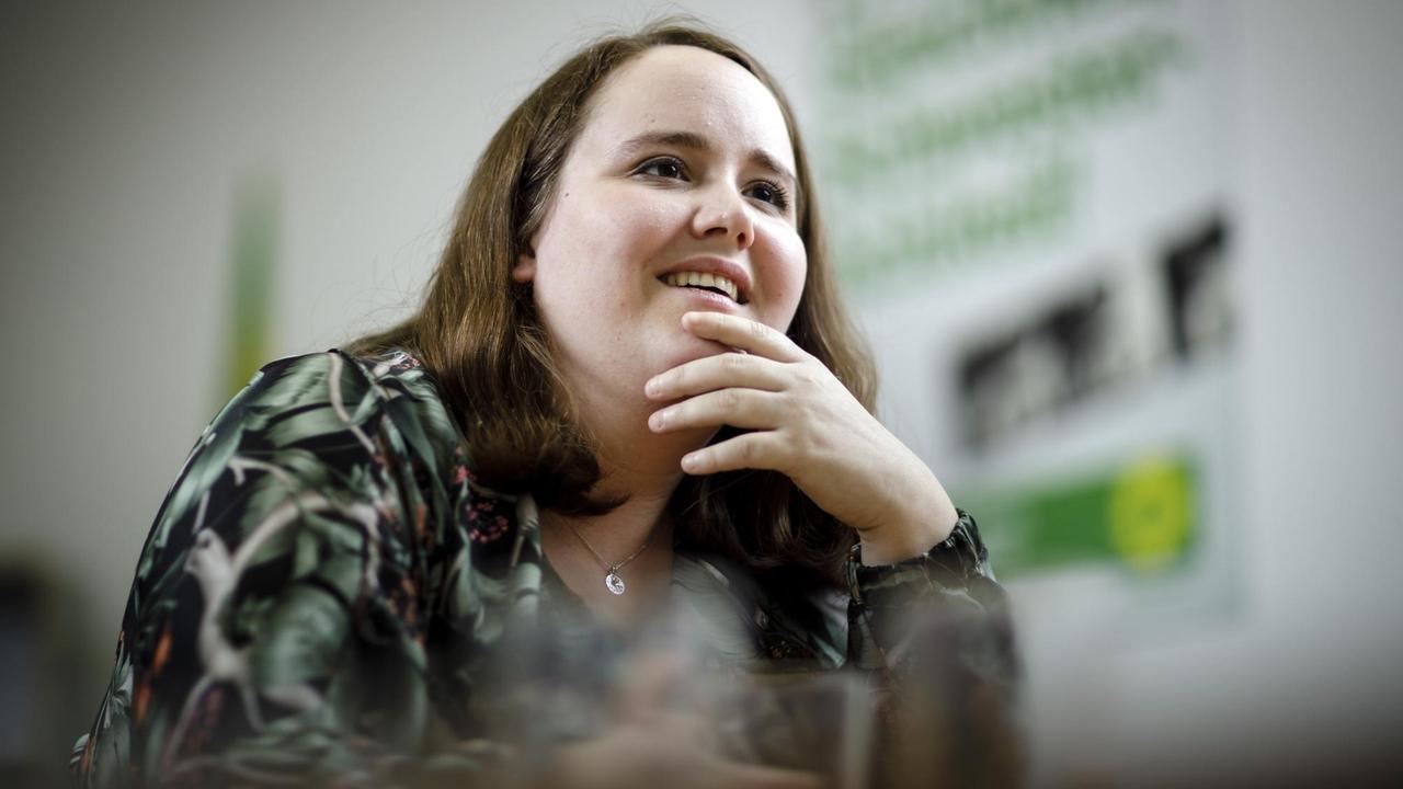 Ricarda Lang, stellvertretende Bundesvorsitzende und frauenpolitische Sprecherin der Gruenen, aufgenommen waehrend eines Interviews. Berlin, 02.03.2020. Copyright: Thomas Koehler/photothek.de Ricarda Lang, stellvertretende Bundesvorsitzende und frauenpolitische Sprecherin der Gruenen, aufgenommen waehrend eines Interviews. Berlin, 02.03.2020. Copyright: Thomas Koehler/photothek.de