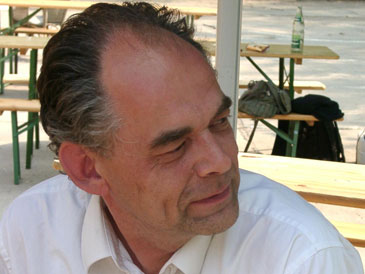 Der Autor und Publizist Martin Ahrends Der Autor und Publizist Martin Ahrends
