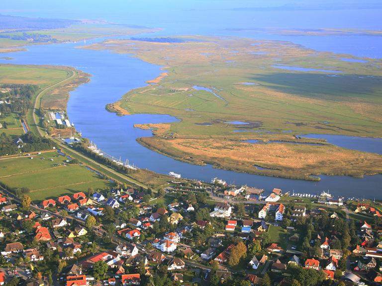 Der Ort Zingst (Mecklenburg-Vorpommern) auf der Ostsee-Halbinsel Fischland-Darß-Zingst, aufgenommen am