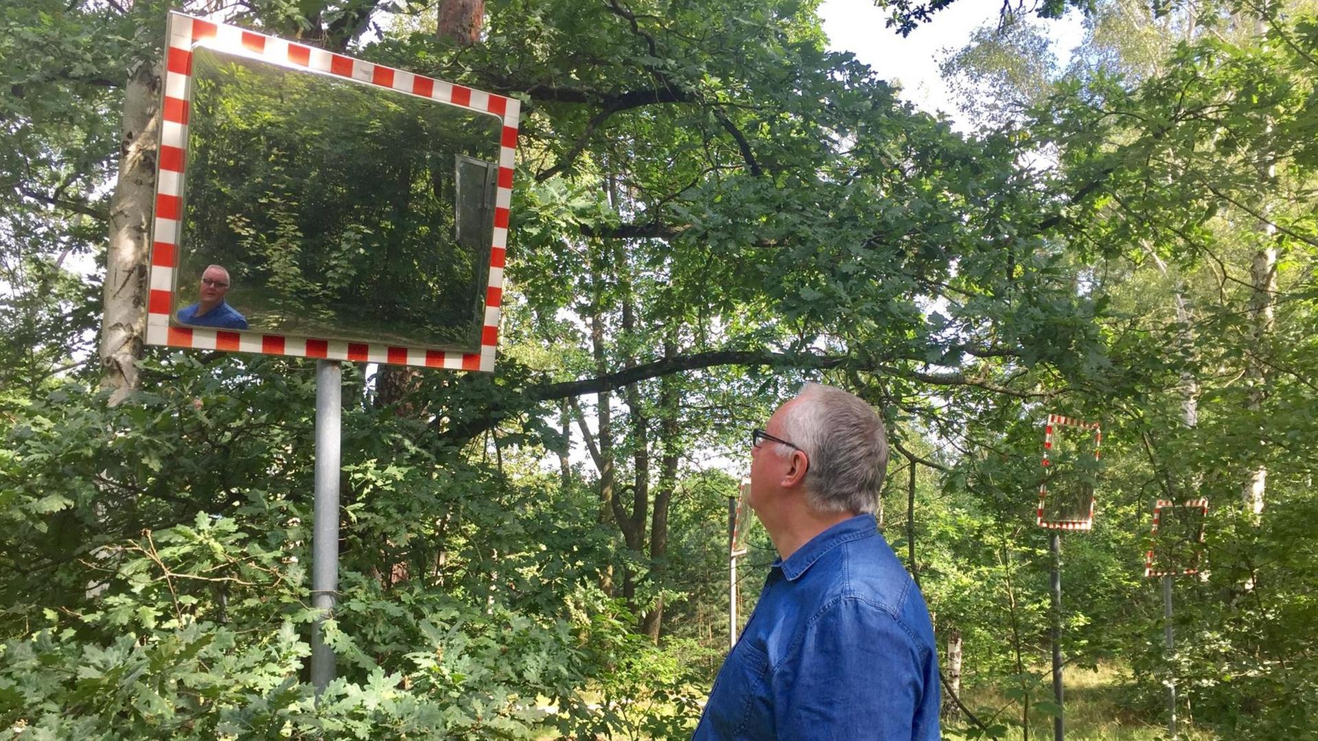 Heinz-Rudolf Othmerding besucht mit Autorin Claudia van Laak das angrenzende Naturschutzgebiet Heinz-Rudolf Othmerding besucht mit Autorin Claudia van Laak das angrenzende Naturschutzgebiet