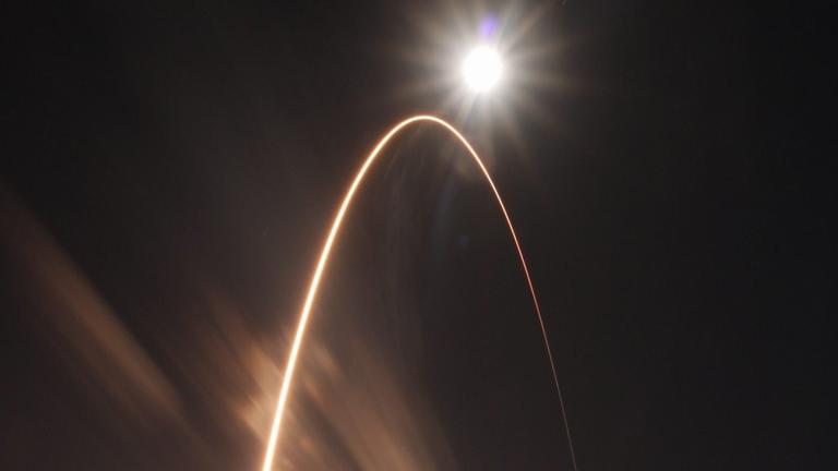Eine Atlas-V-Rakete der United Launch Alliance hebt vom Startkomplex 41 der Cape Canaveral Air Force Station ab. Eine Atlas-V-Rakete der United Launch Alliance hebt vom Startkomplex 41 der Cape Canaveral Air Force Station ab.