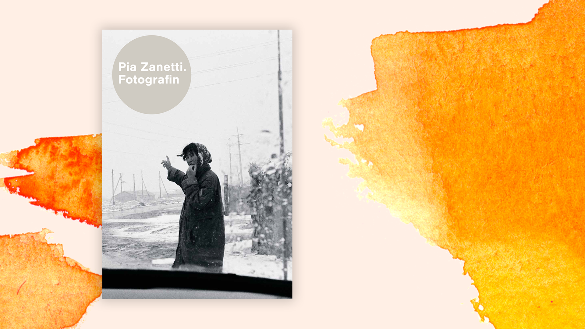 Zu sehen ist das Cover des Buches "Pia Zanetti. Fotografin", Verlag Scheidegger & Spiess, 2021.