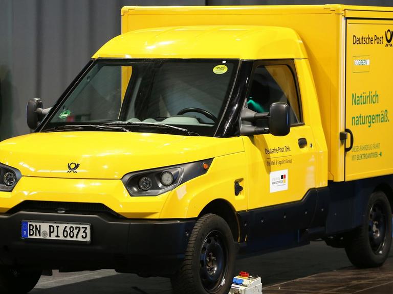 Das Elektrofahrzeug "Work" des Herstellers Streetscooter für die Deutsche Post
