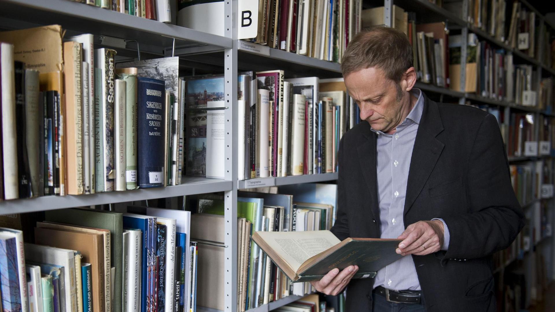 Der Dresdner Kunsthistoriker Gilbert Lupfer vom Vorstand des Deutschen Zentrums Kulturgutverluste Der Dresdner Kunsthistoriker Gilbert Lupfer vom Vorstand des Deutschen Zentrums Kulturgutverluste