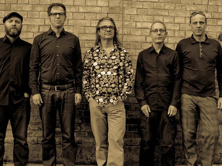 Fünf Leipziger Musiker um den Songwriter Raik Hessel: die Band Tempi Passati