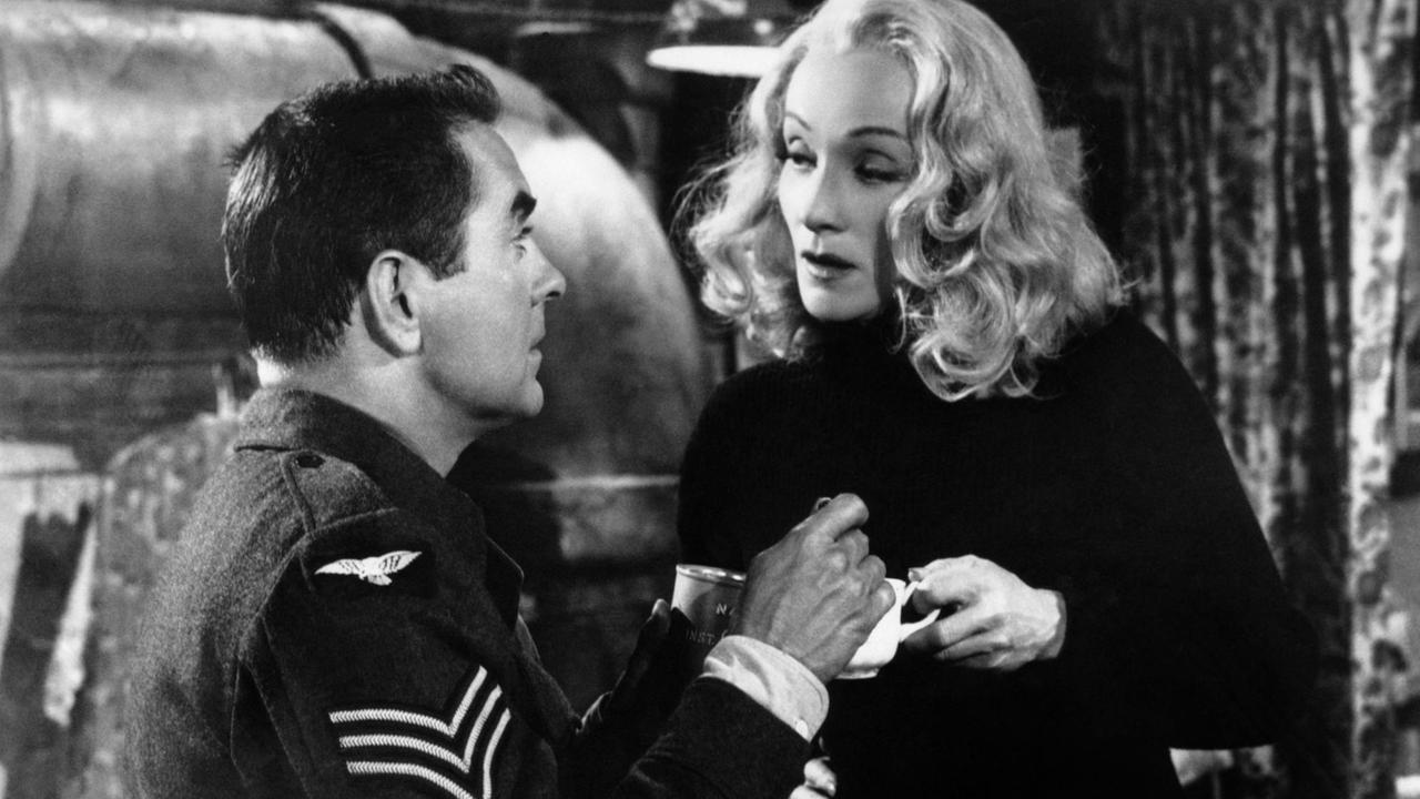 Marlene Dietrich und Tyrone Power in Billy Wilders Film "Zeugin der Anklage" (1957) Marlene Dietrich und Tyrone Power in Billy Wilders Film "Zeugin der Anklage" (1957)