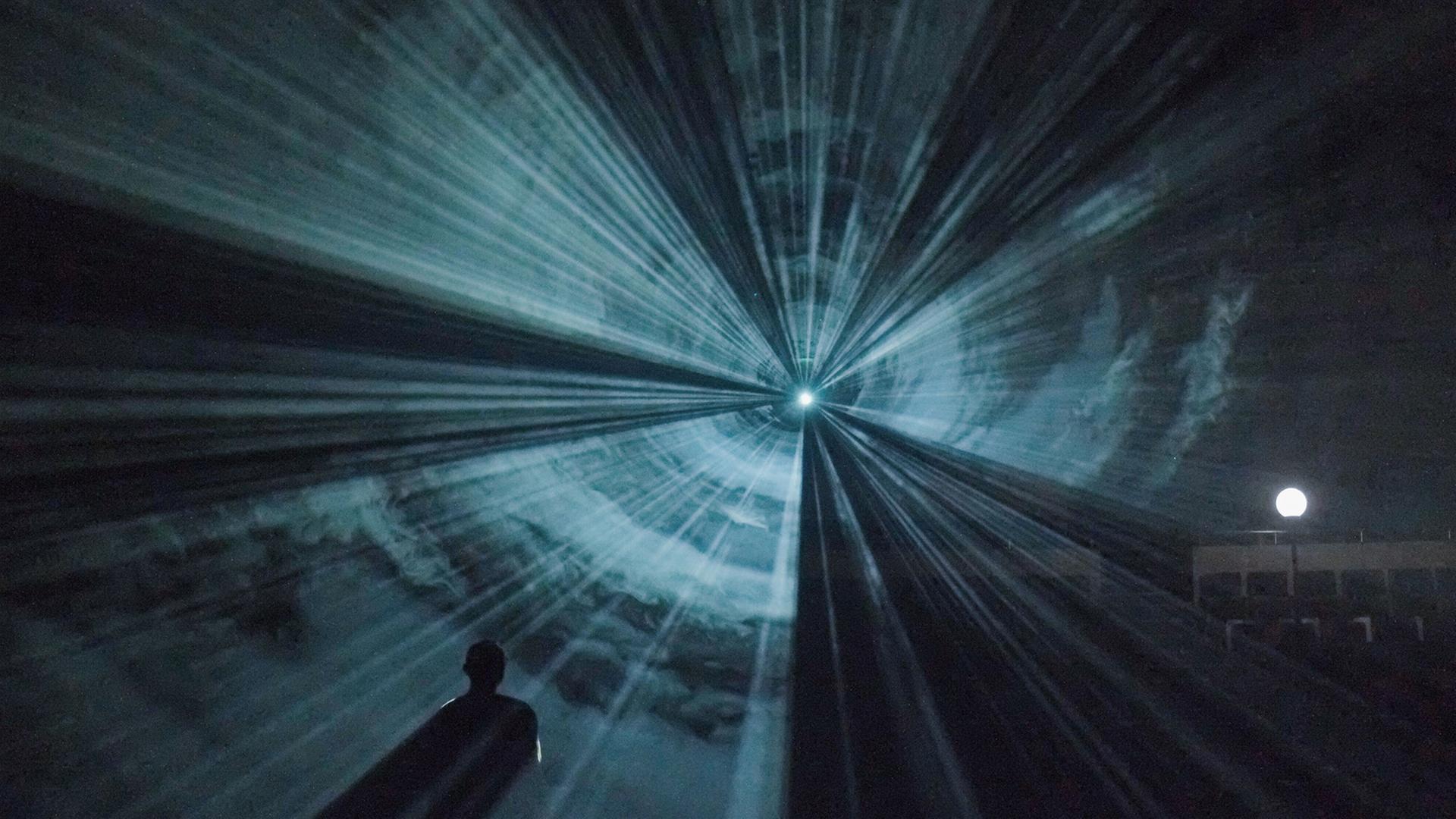 Apichatpong Weerasethakul: Fever Room. Apichatpong Weerasethakul: Fever Room.