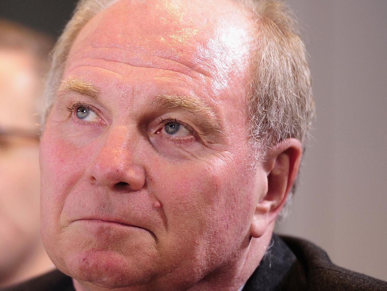 Uli Hoeneß erstattet Selbstanzeige Uli Hoeneß erstattet Selbstanzeige