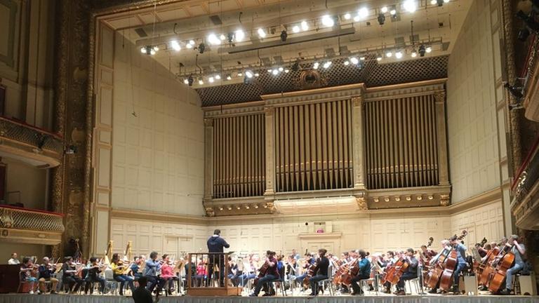 Gewandhausorchester Leipzig und das Boston Symphony Orchestra in der Symphony Hall in Boston. Gewandhausorchester Leipzig und das Boston Symphony Orchestra in der Symphony Hall in Boston.