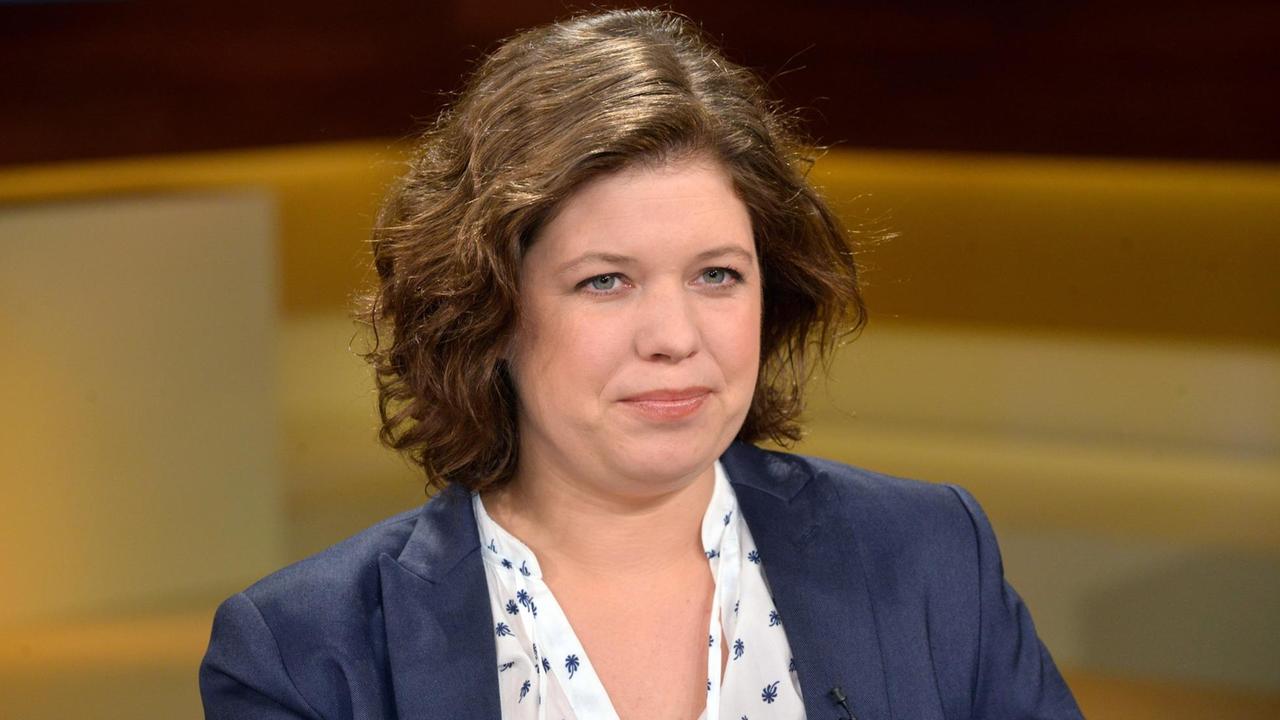 Julia Friedrichs im Porträt Julia Friedrichs im Porträt