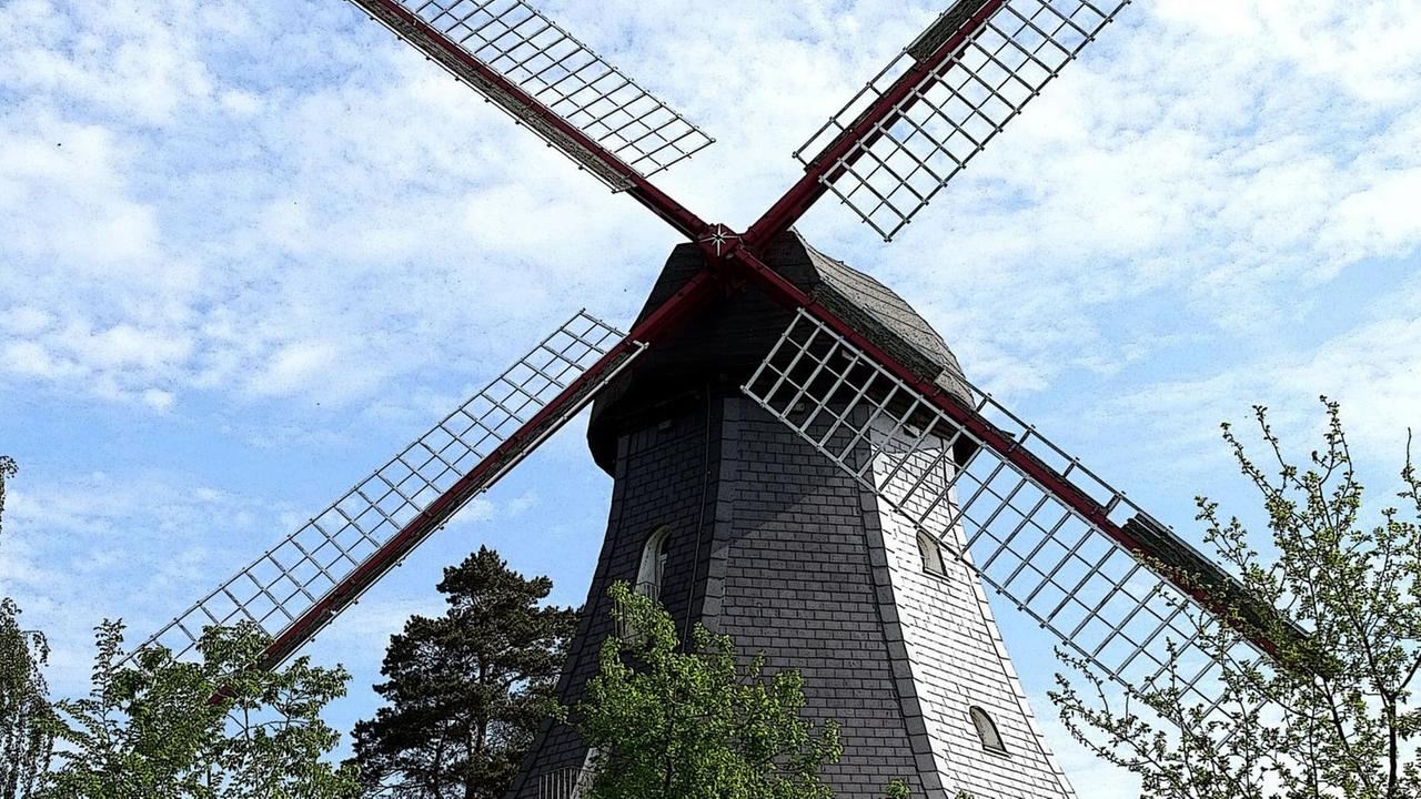 Turmwindmühle in Behnte bei Ronnenberg. Turmwindmühle in Behnte bei Ronnenberg.