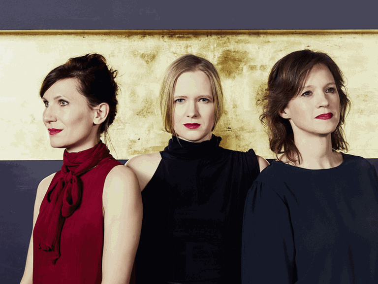 Die Musikerinnen des Boulanger Trios: Karla Haltenwanger, Birgit Erz und Ilona Kindt