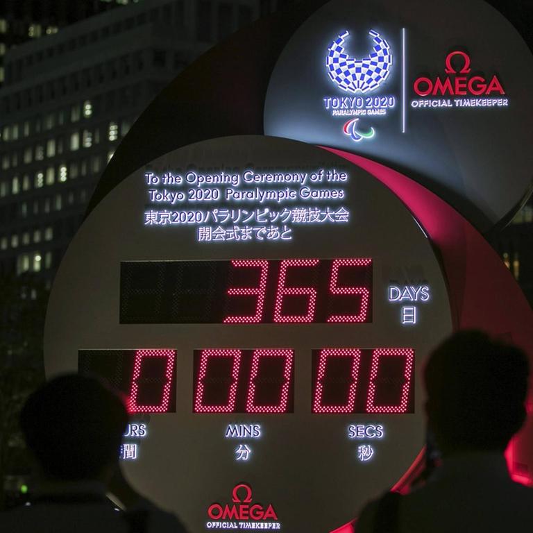  200824 -- TOKYO, Aug. 24, 2020 -- Photo taken on Aug. 24, 2020 shows a countdown clock displaying 365 days to go until the start of the postponed Tokyo 2020 Paralympic Games in Tokyo, Japan.  SPJAPAN-TOKYO-PARALYMPIC-ONE YEAR TO GO DuxXiaoyi PUBLICATIONxNOTxINxCHN